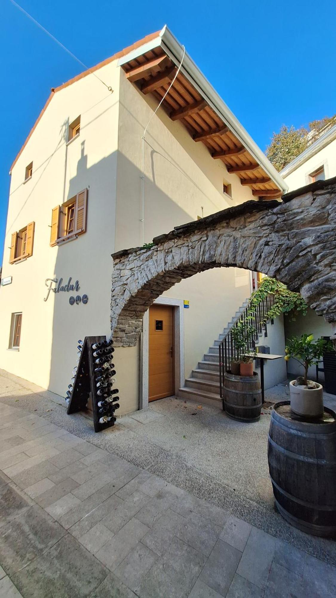Fine Rooms Vipava Exterior photo